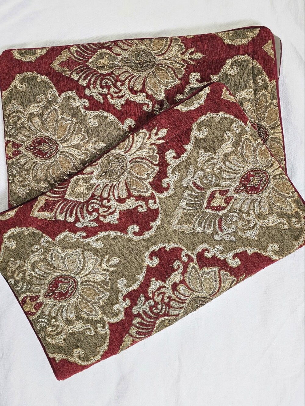 J Queen NY Cerino Woven Chenille Damask Standard Shams Crimson/Chocolate EUC.